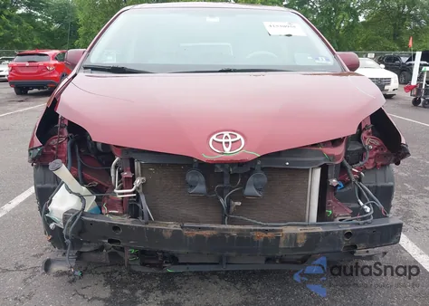 2013 Toyota Sienna Xle V6 8 Passenger from USA, damaged, VIN 5TDYK3DC7DS326237